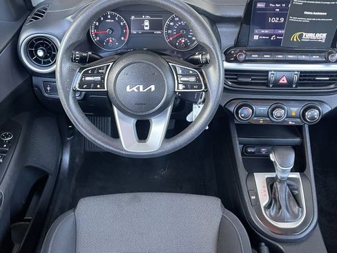 Used 2022 Kia Forte LXS FWD image 18