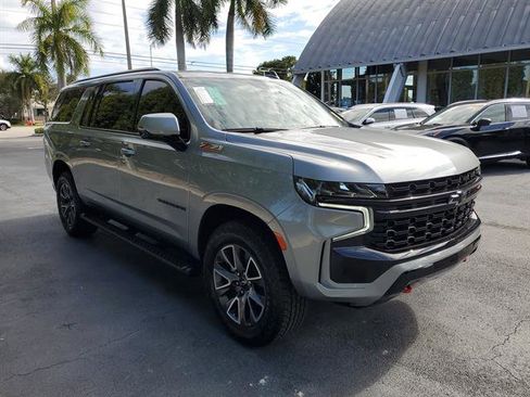 Used 2024 Chevrolet Suburban Z71 w/ Luxury Package image 7