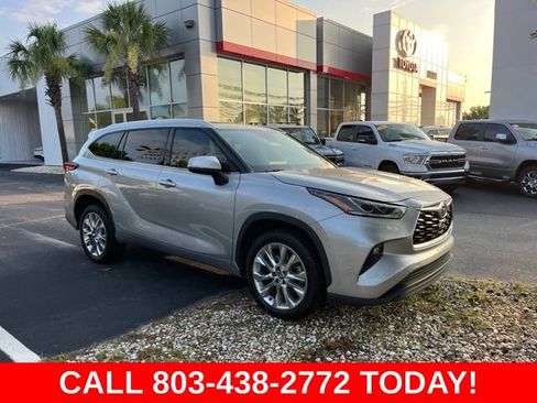 Used 2023 Toyota Highlander Limited FWD image 1