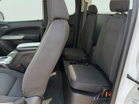 Used 2021 Chevrolet Colorado LT w/ Safety Package RWD image 21
