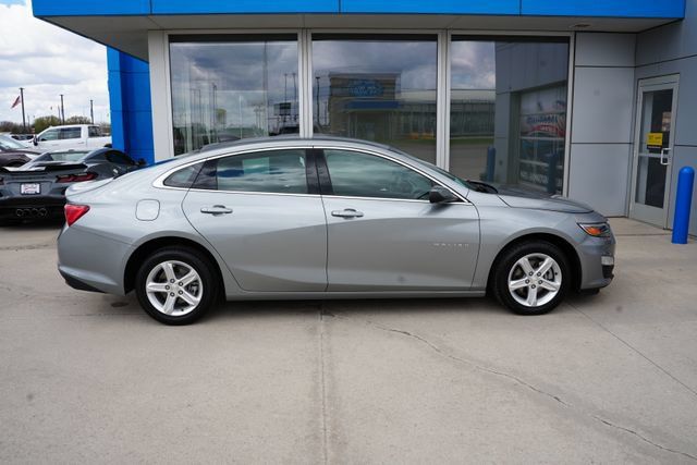 Used 2025 Chevrolet Malibu LS w/ Driver Confidence Package FWD image 32