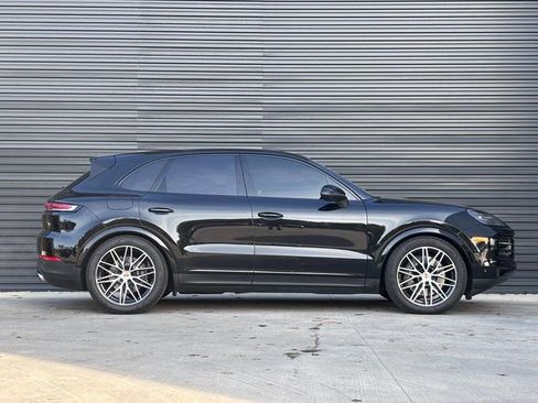 Certified 2025 Porsche Cayenne image 8