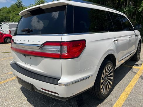Used 2019 Lincoln Navigator Reserve AWD/4WD image 12