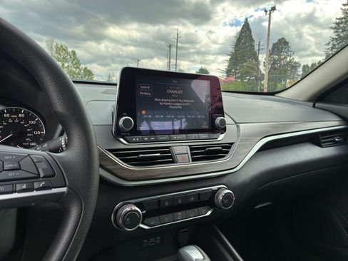 Used 2025 Nissan Altima 2.5 SV image 20