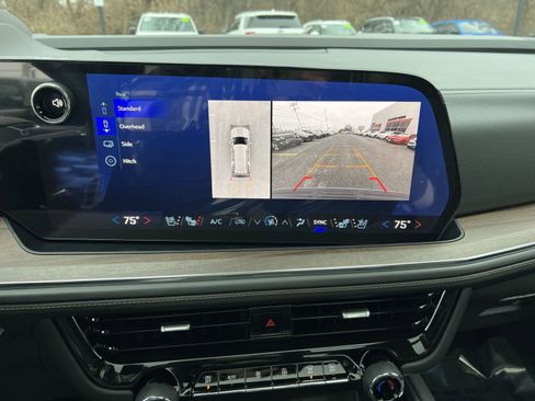 Used 2025 Chevrolet Tahoe High Country image 19