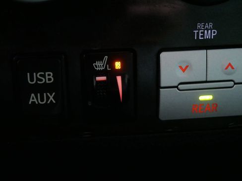 Used 2013 Toyota Sequoia Limited image 33