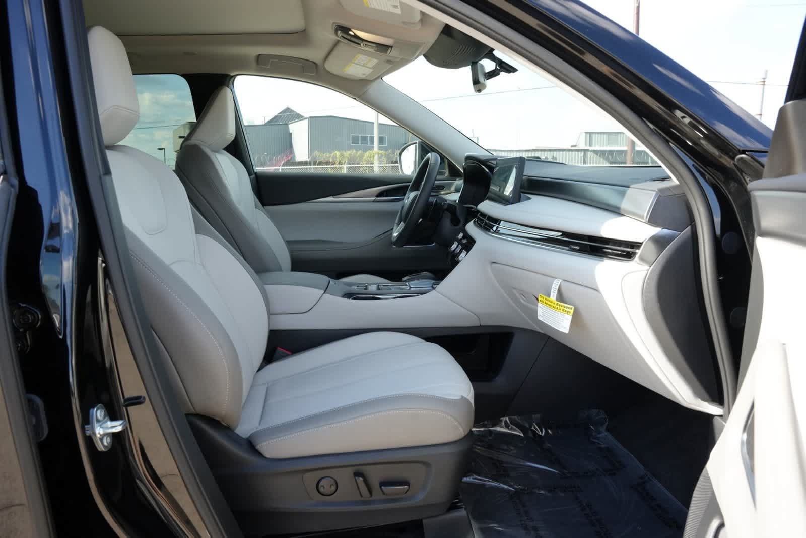 Certified 2027 INFINITI QX60 Luxe w/ Cargo Package FWD image 23