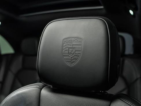 Certified 2026 Porsche Macan AWD/4WD image 23