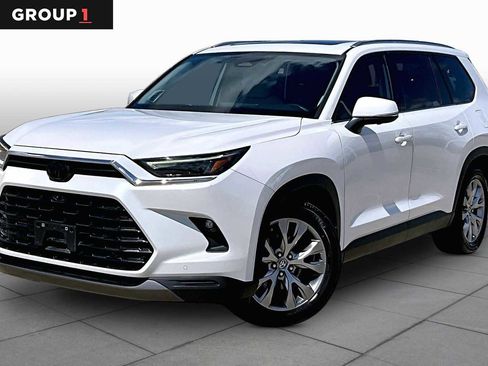 Used 2024 Toyota Grand Highlander AWD image 1