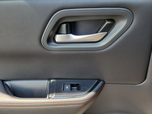 Certified 2025 Nissan Rogue SV AWD/4WD image 19