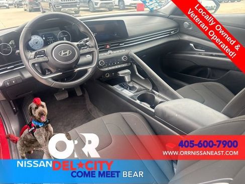 Used 2025 Hyundai Elantra SEL FWD image 12