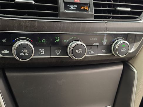 Used 2018 Honda Accord Touring image 59