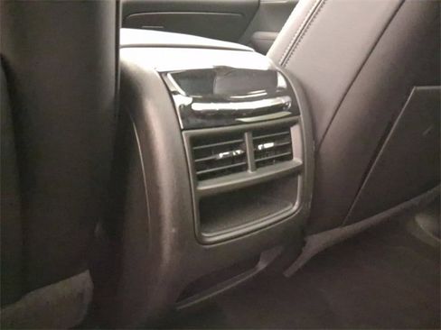 Used 2025 Cadillac XT5 Premium Luxury image 19