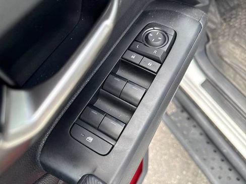 Used 2025 Toyota Tacoma TRD Sport AWD/4WD image 23