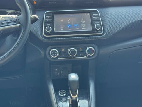 Used 2021 Nissan Kicks S FWD image 15