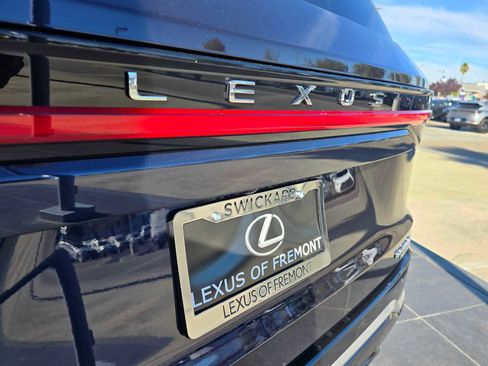 New 2026 Lexus TX 500h AWD image 17