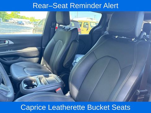 New 2027 Chrysler Pacifica Select FWD image 16
