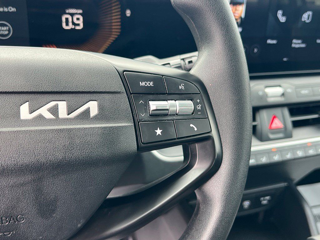 Certified 2025 Kia K4 FWD image 22