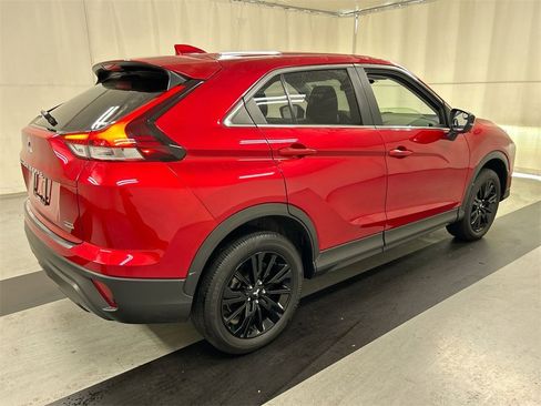 Used 2023 Mitsubishi Eclipse Cross LE image 2