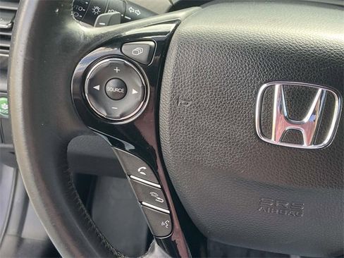 Used 2017 Honda Accord Sport image 19