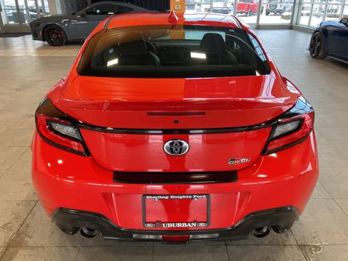 Used 2025 Toyota GR86 Premium image 6