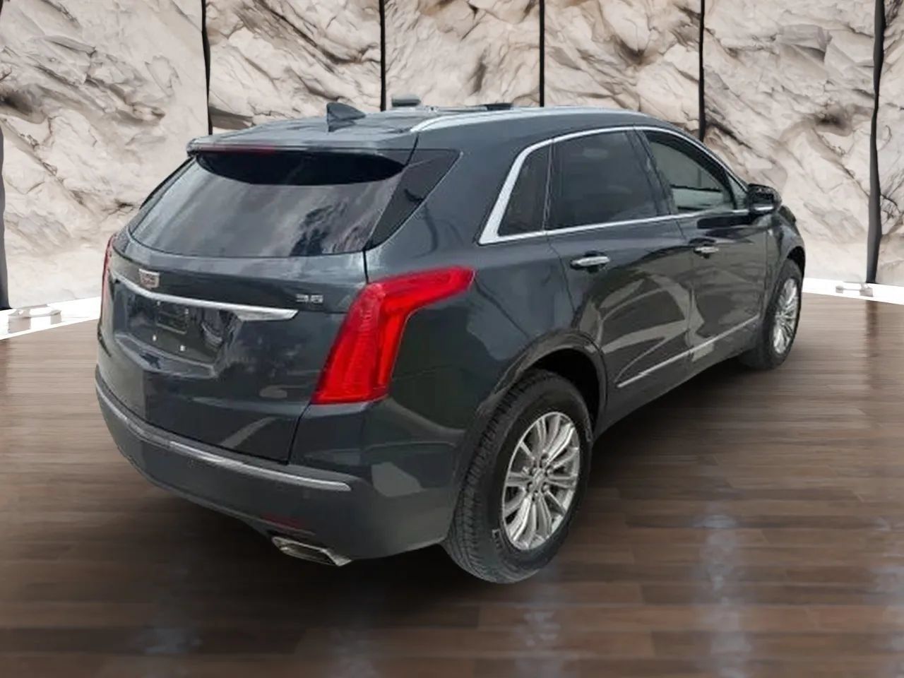 Used 2019 Cadillac XT5 Luxury w/ Advanced Security Package FWD image 5