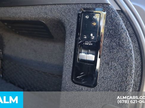 Used 2023 Land Rover Range Rover Autobiography image 22