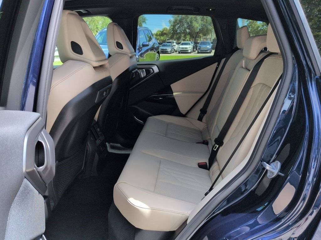 New 2026 BMW X3 xDrive30i w/ Premium Package AWD/4WD image 13