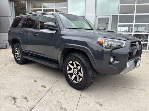 Used 2024 Toyota 4Runner TRD Off-Road AWD/4WD image 2