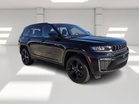 New 2026 Jeep Grand Cherokee Limited w/ Limited Altitude Package image 7