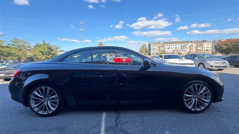 Used 2014 INFINITI Q60 Sport Convertible w/ Premium Package RWD image 4
