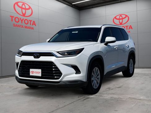 Used 2024 Toyota Grand Highlander XLE image 8