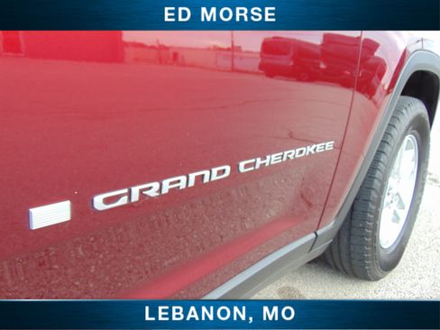 Used 2024 Jeep Grand Cherokee Laredo image 19