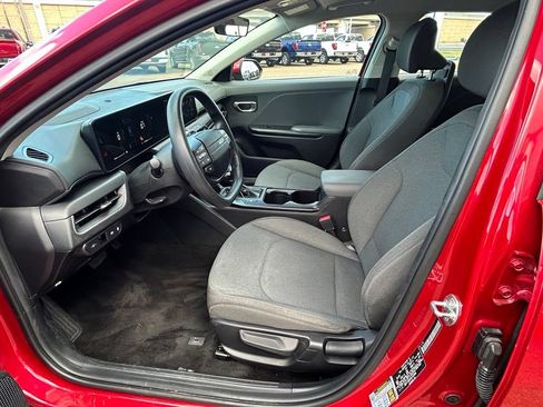 Used 2025 Kia K4 FWD image 11