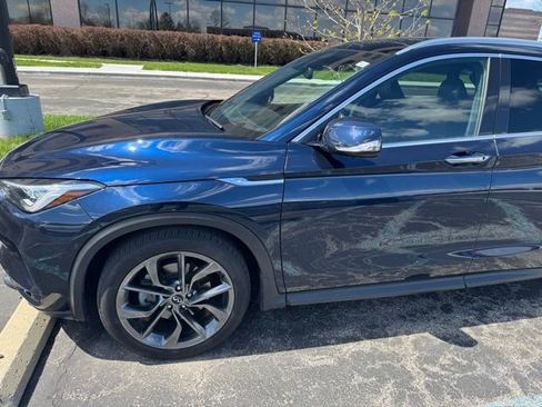 Used 2019 INFINITI QX50 Essential w/ Sensory Package image 2
