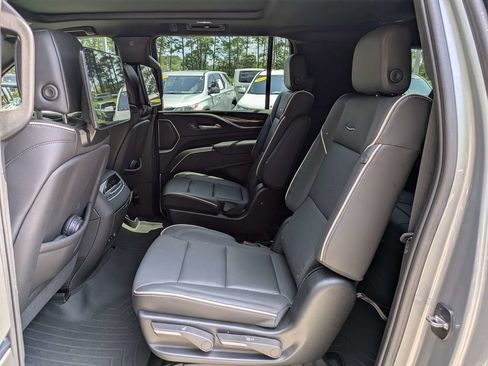 Used 2024 Cadillac Escalade ESV Premium Luxury w/ Performance Package AWD/4WD image 15