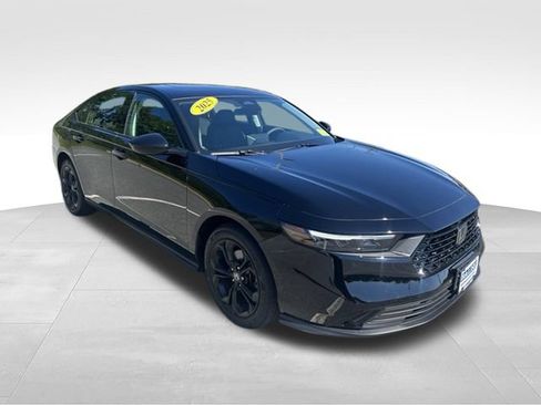 Used 2025 Honda Accord SE image 8