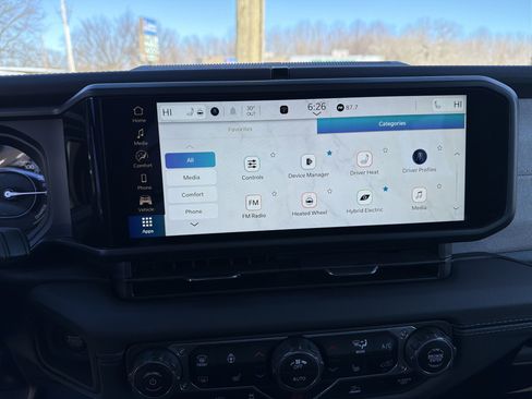 Certified 2025 Jeep Wrangler Sahara image 26