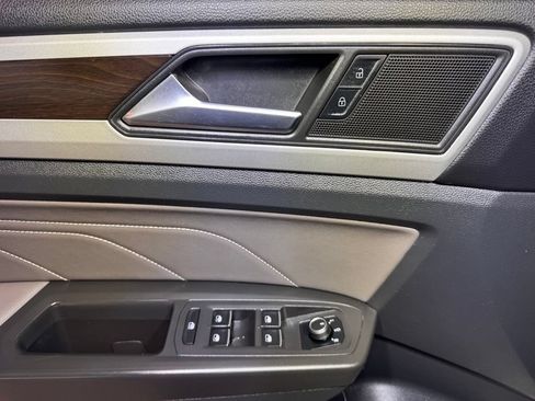 Used 2022 Volkswagen Atlas SE w/ Panoramic Sunroof Package AWD/4WD image 24