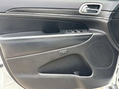 Used 2019 Jeep Grand Cherokee Limited w/ Trailer Tow Group IV RWD image 25