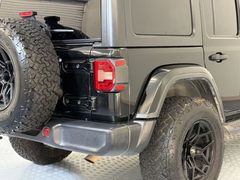 Used 2020 Jeep Wrangler Unlimited Sahara AWD/4WD image 24