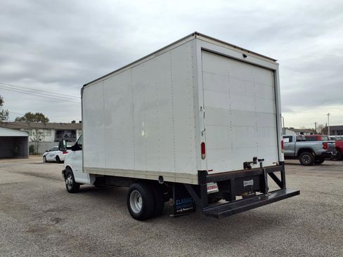 Used 2021 Chevrolet Express 3500 w/ Power Convenience Package image 2