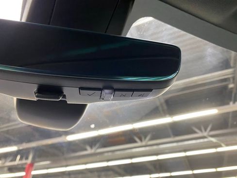 Used 2022 Chevrolet Tahoe High Country image 40