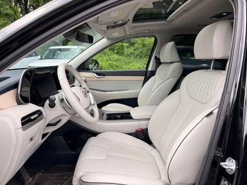 Used 2024 Hyundai Palisade Limited AWD/4WD image 13