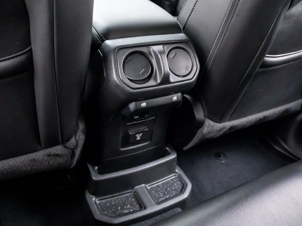 Used 2023 Jeep Wrangler Unlimited Sahara w/ Cold Weather Group AWD/4WD image 16