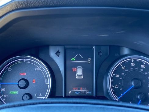 Used 2021 Toyota Venza LE image 22