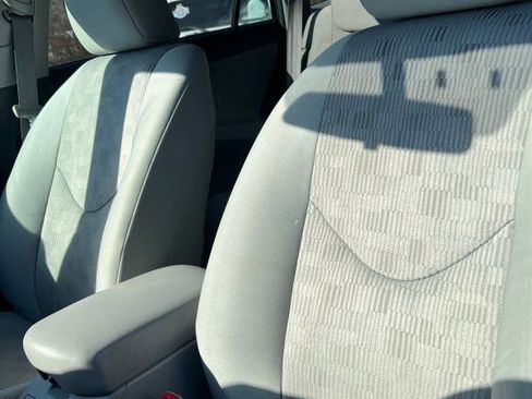 Used 2011 Toyota RAV4 2WD image 13