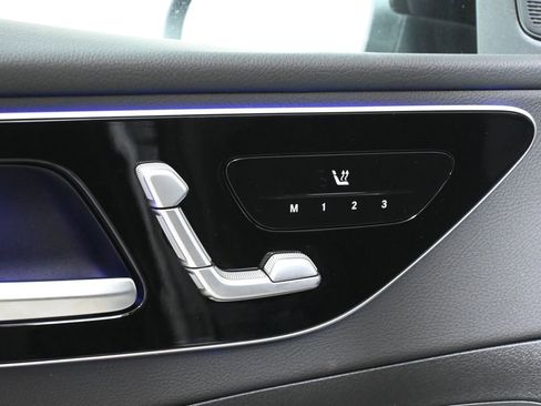 New 2025 Mercedes-Benz C 300 4MATIC Sedan image 24
