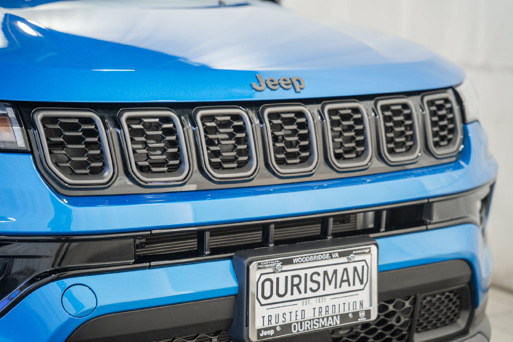 Certified 2025 Jeep Compass Limited w/ Sun & Sound Group AWD/4WD image 10
