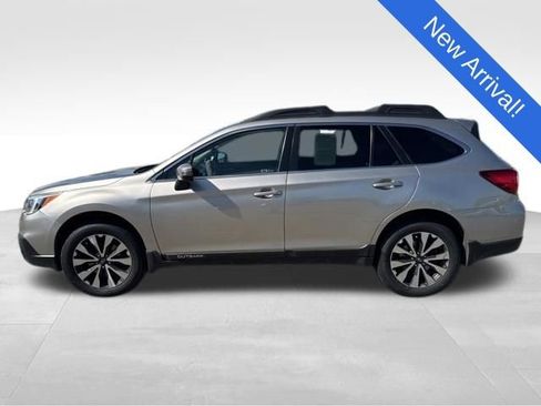Used 2017 Subaru Outback 2.5i Limited AWD/4WD image 4